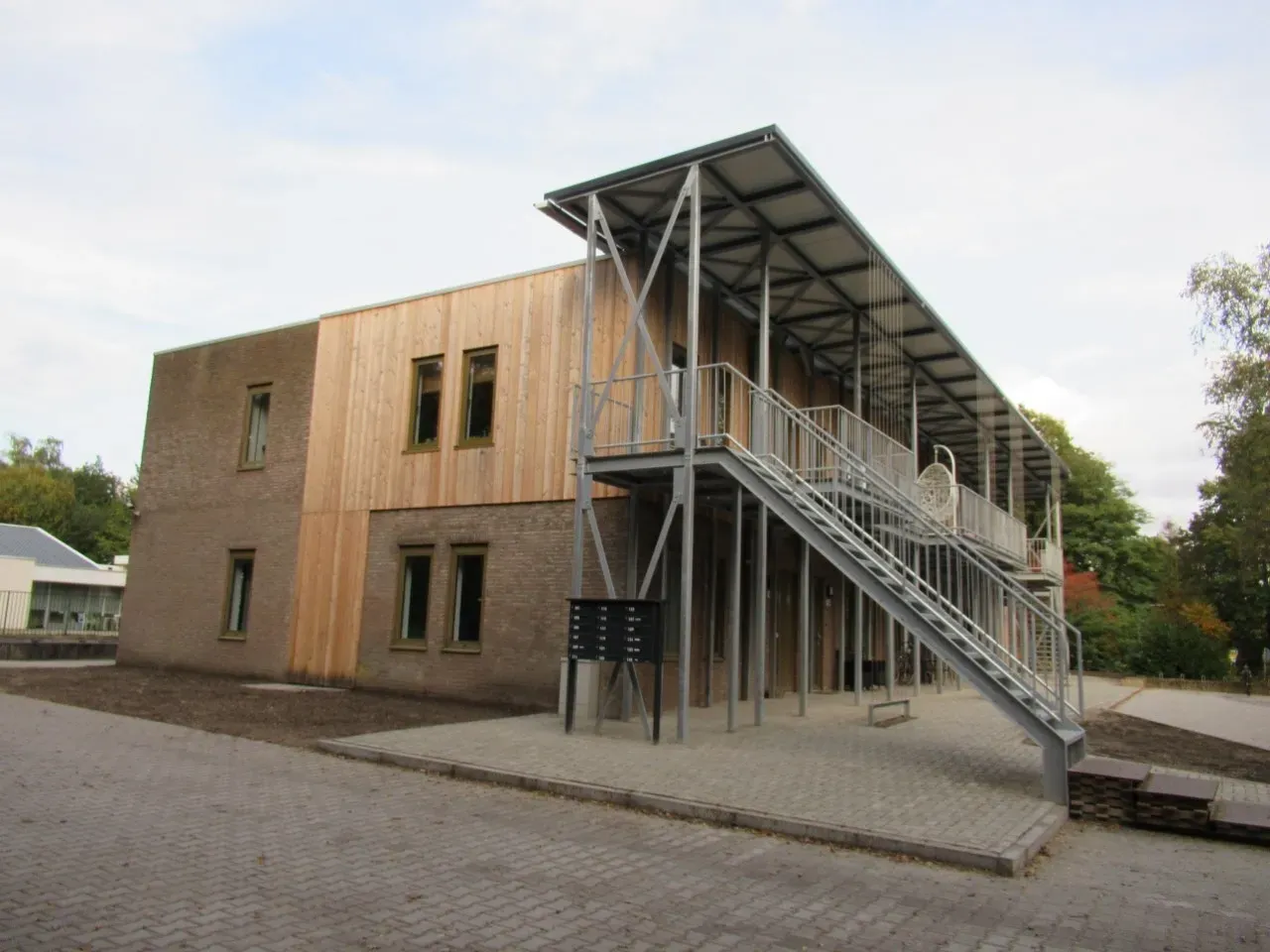Project Laan vd Bork te Emmen renovatie dak met  PVC en dakisolatie